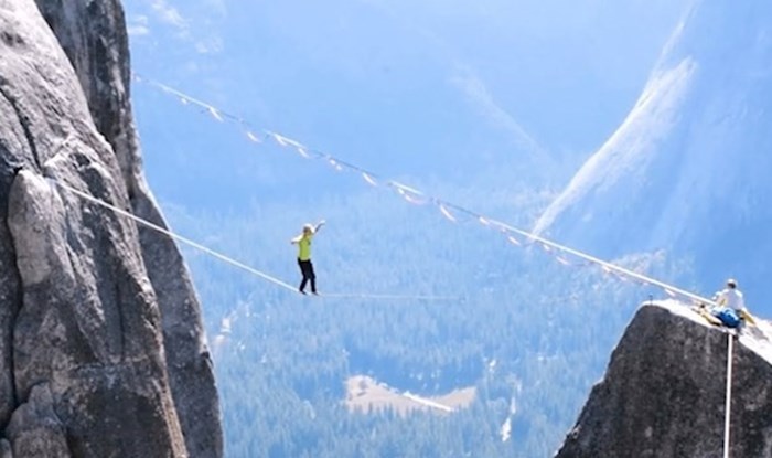 VIDEO Pogledajte balansiranje na traci bez sigurnosnog pojasa na tisuću metara visine