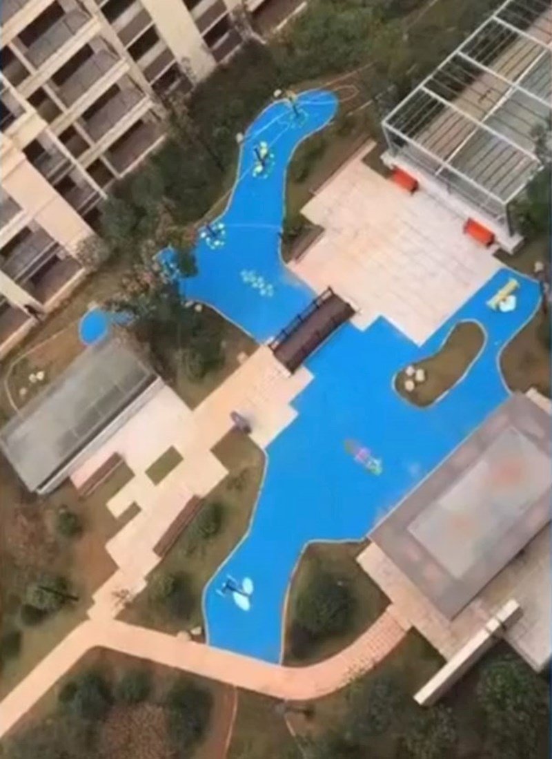 Zapravo napravljeno od plave plastike!