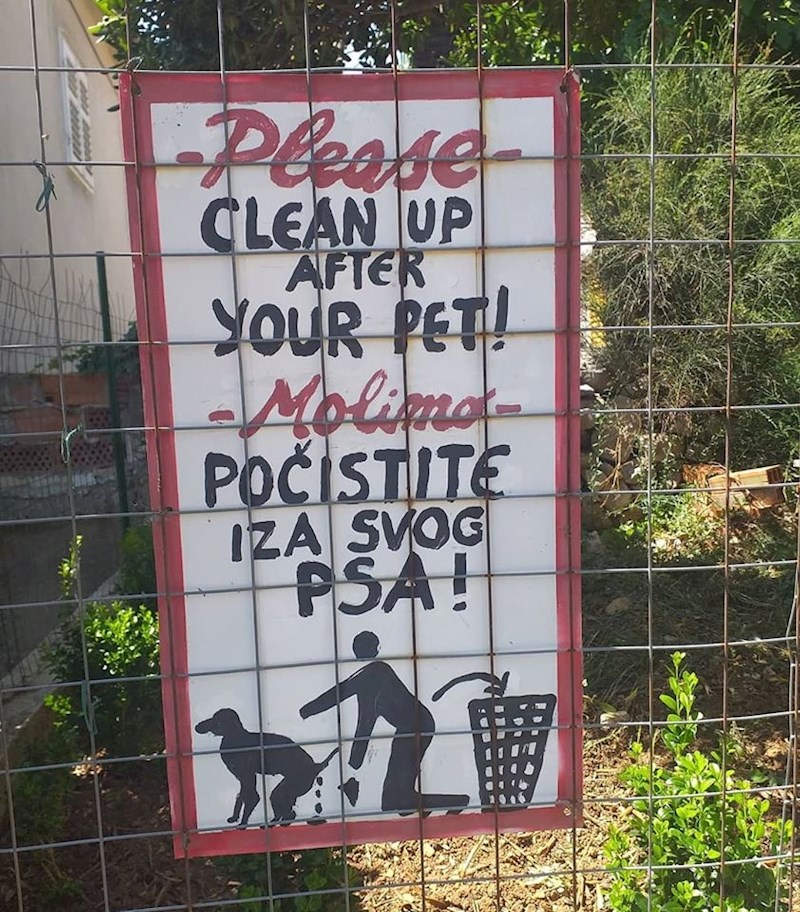 U slučaju da vam objašnjenje na dva jezika nije dovoljno. :)