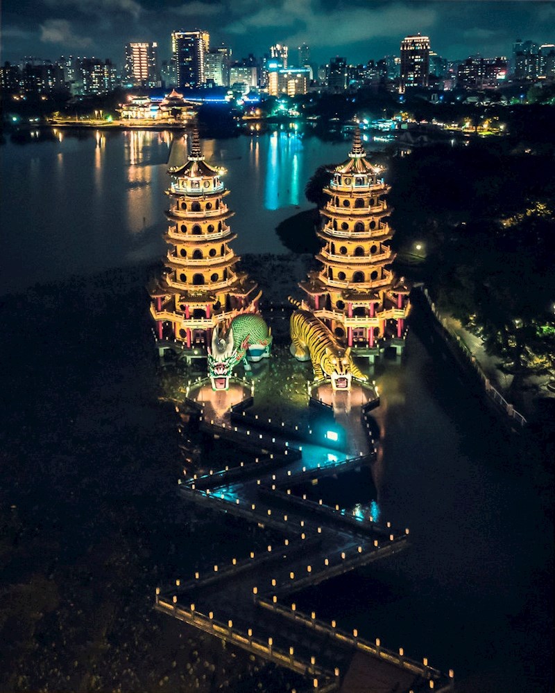 #1Dragon And Tiger Pagodas, Tajvan