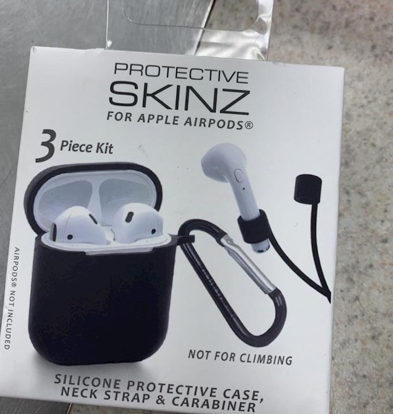 8. "Klijentica je rekla da želi vratiti AirPods slušalice jer ih nije bilo unutra. Ovo je zaštitna futrola koja košta 3,50 dolara. Umoran sam."