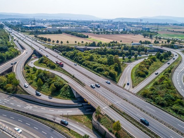 Ne smijete dopustiti da automobil ostane bez goriva tijekom vožnje autoputom.
