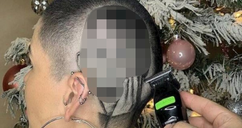 Genijalnom frizurom ova djevojka spremna će dočekati Božić