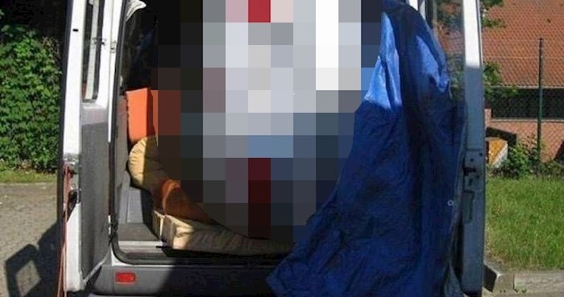 Nevjerojatno što je netko uspio spremiti u ovaj kombi