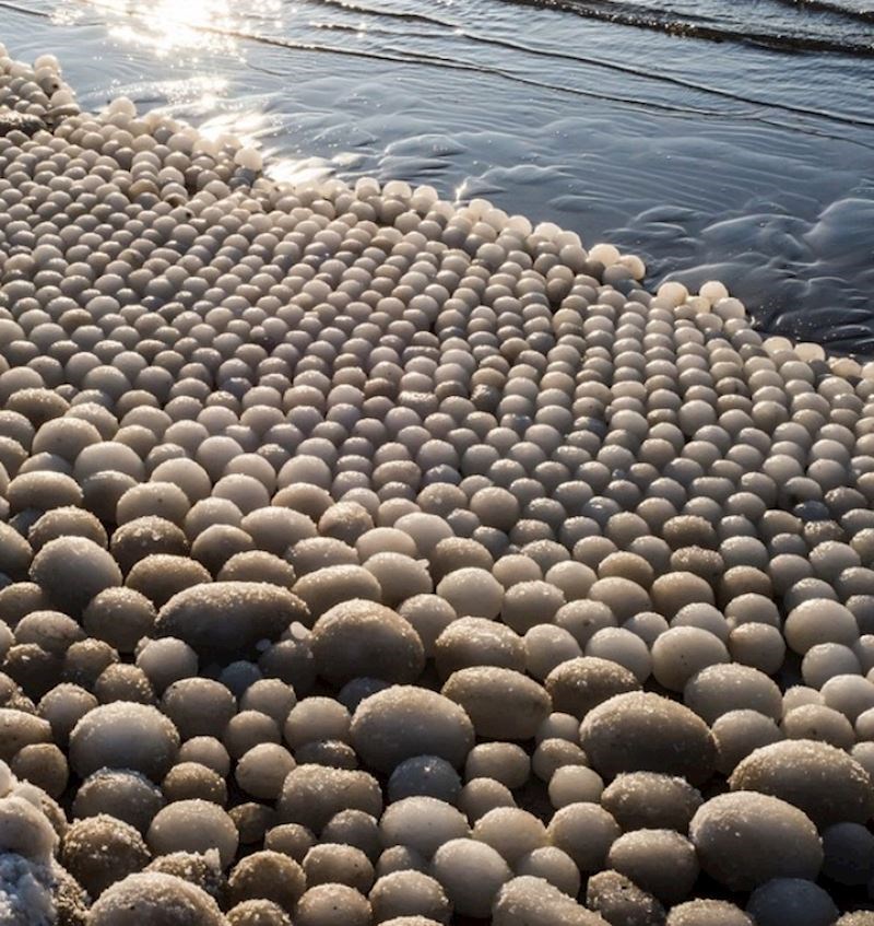 Ljudi na društvenim mrežama objavljuju kako nikada nisu vidjeli nešto slično.
