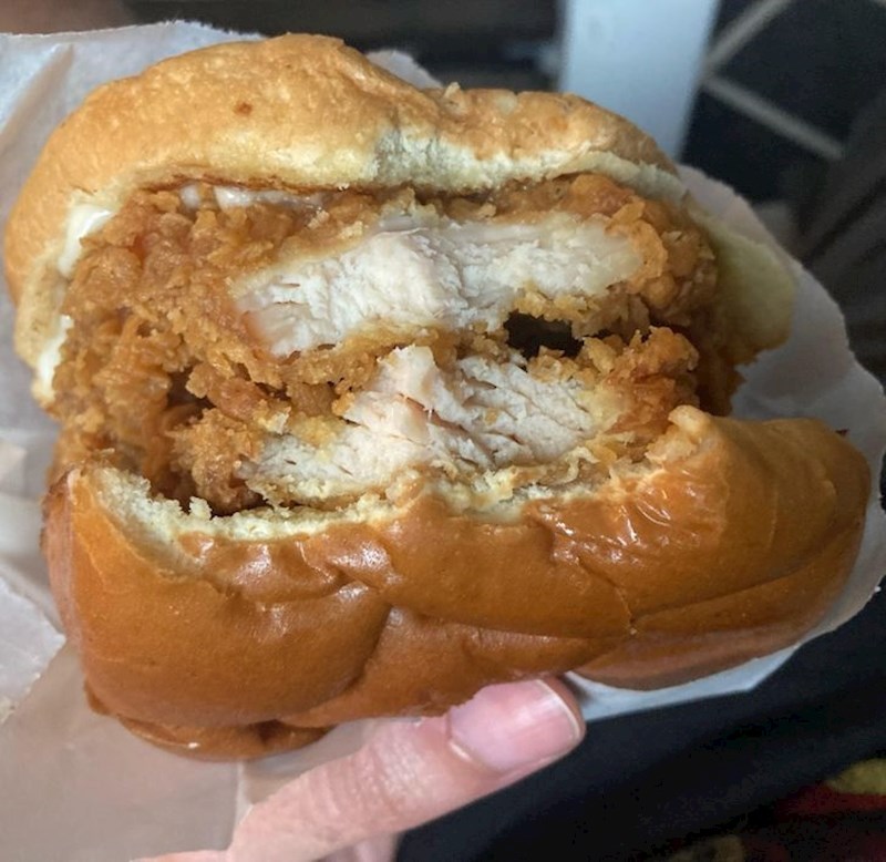 "Dobio sam 2 komada piletine u sendviču.”