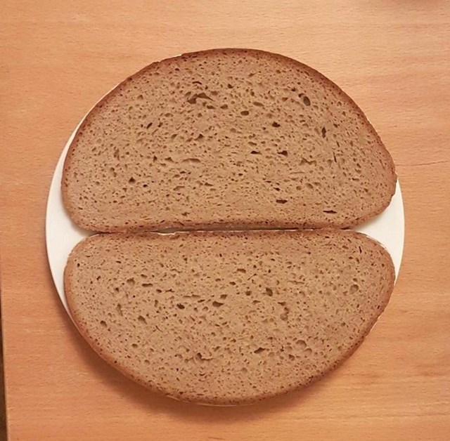 Ovaj kruh savršeno pristaje na tanjur.