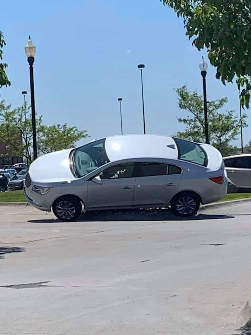 Umjesto da prelaze preko rubnika, oni se zaglave na neočekivanoj stijeni.