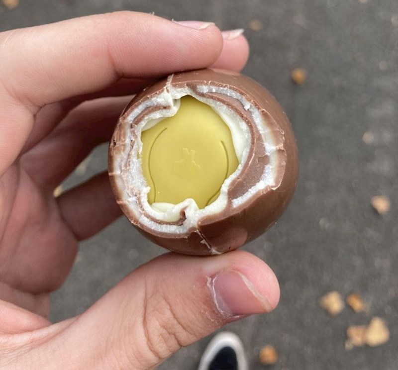 “Kinder jaje s manjim Kinder jajetom unutra”