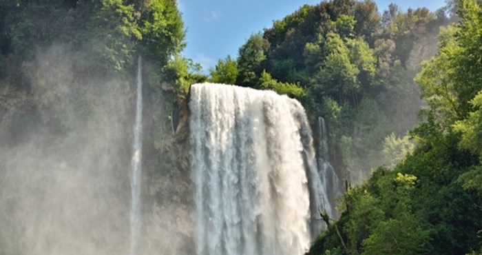 Cascata delle Marmore prekrasni su slapovi koje su napravili Rimljani, najveći su umjetni slapovi na svijetu