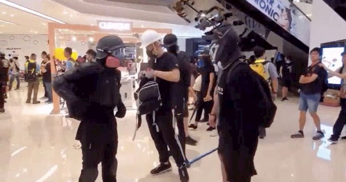 Pogledajte kako ovi prosvjednici iz Hong Konga krate vrijeme