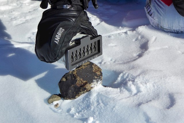 #6 Antarktika se smatra jednim od najboljih mjesta za pronalazak meteorita, jer suha i hladna klima pomaže u očuvanju istih.