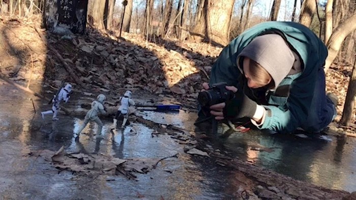 VIDEO Ovaj fotograf koristi igračke i trikove kako bi stvorio akcijske scene