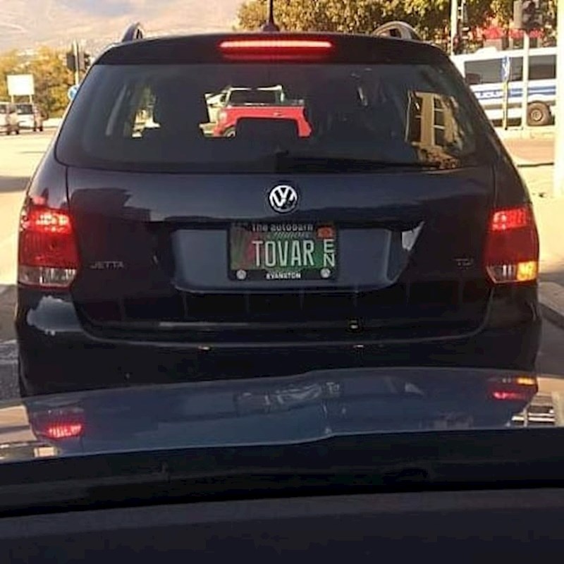 Ovaj Dalmatinac, s američkim registacijskim oznakama nasmijao je mnoge. :)