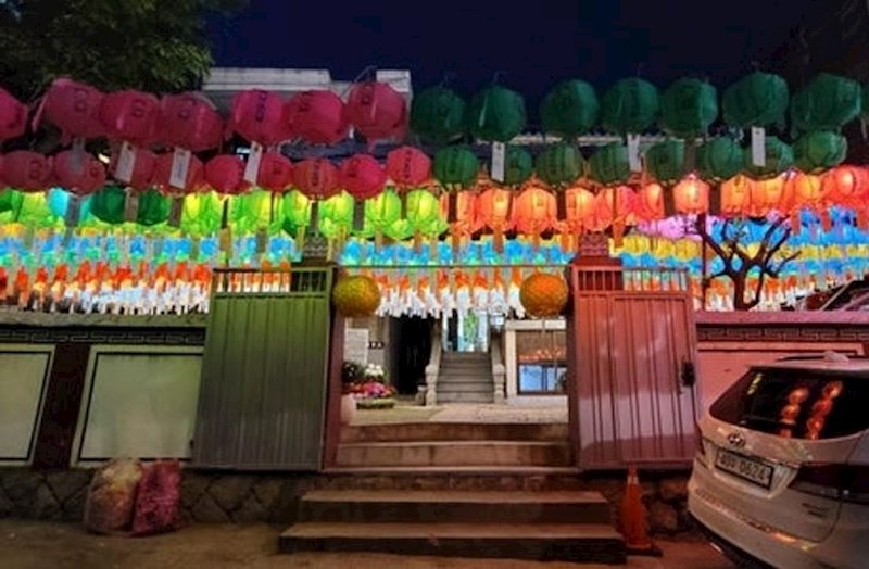 “U blizini moje kuće je mali hram."