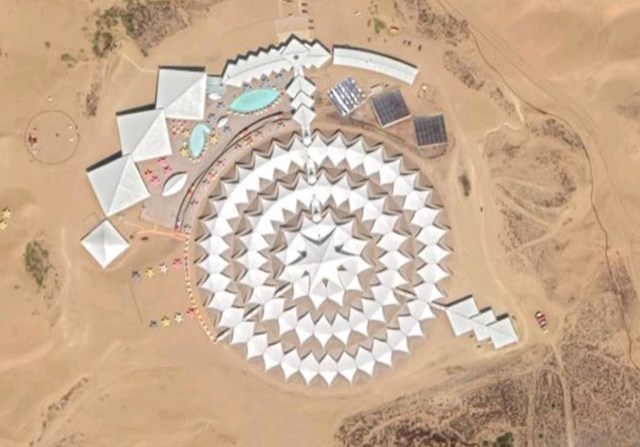 #11 Pogledajte ovaj nevjerojatan hotel usred pustinje u Kini.