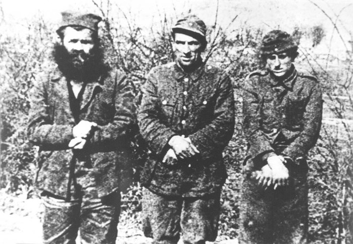 Četnik, domobran i ustaša zajedno zarobljeni 1942. godine