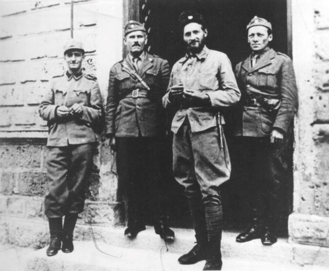 Četnički vojvoda, ustaše i domobran u Mrkonjić Gradu, 1942.