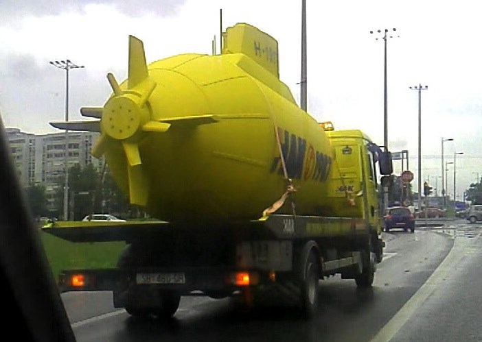 Hak ima podmornicu ???