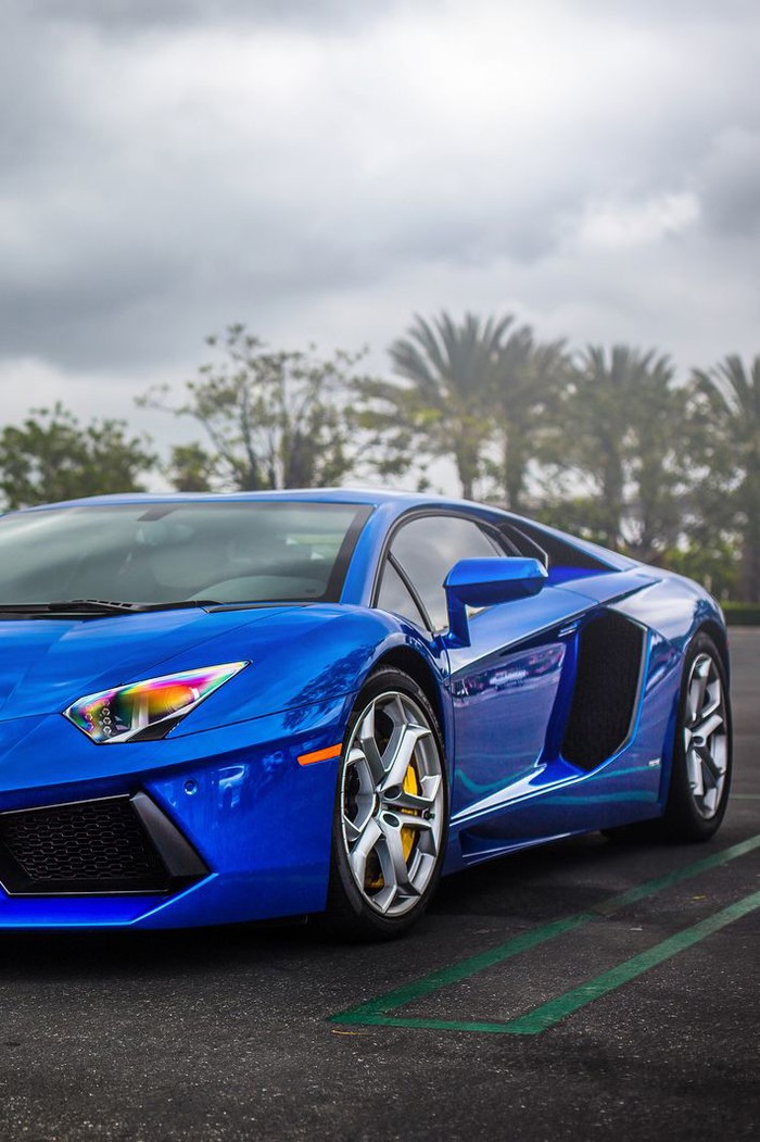 Stunning blue Aventador.