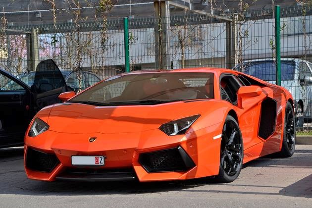 Lamborghini Aventador LP700-4.