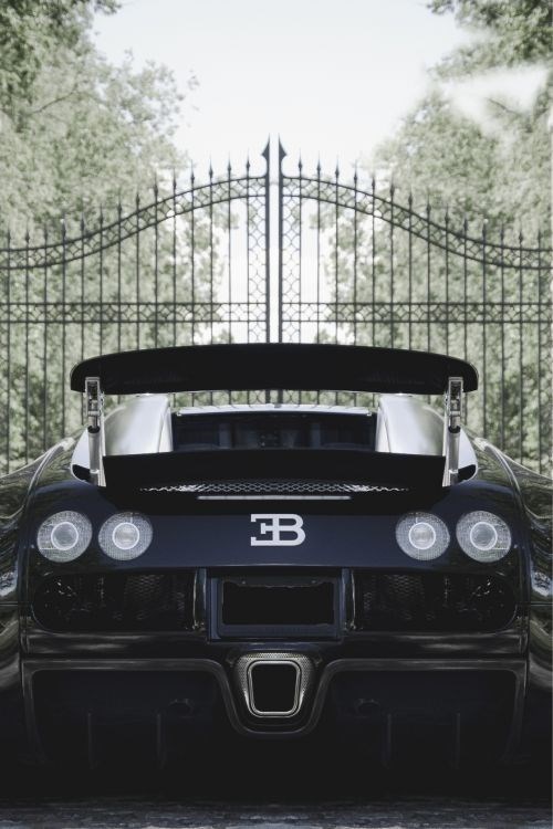 Bugatti Veyron.