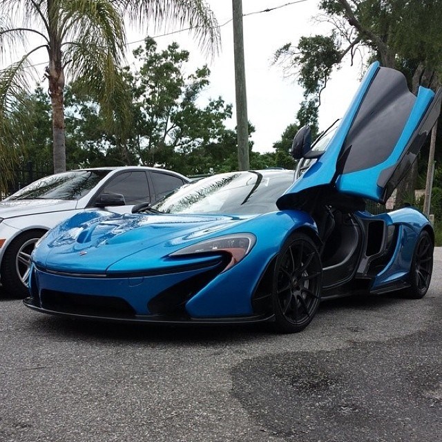 McLaren P1.