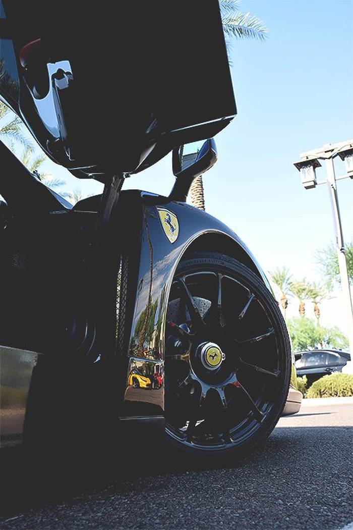 Ferrari Enzo.