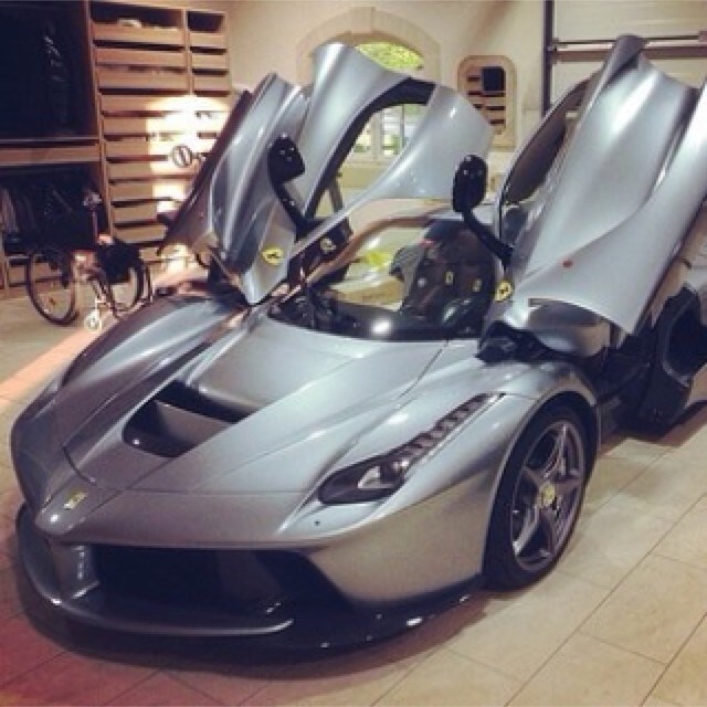 Ferrari LaFerrari.