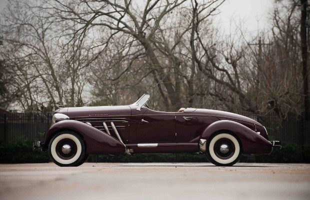 Classy and hot -  Auburn "Boattail" Speedster