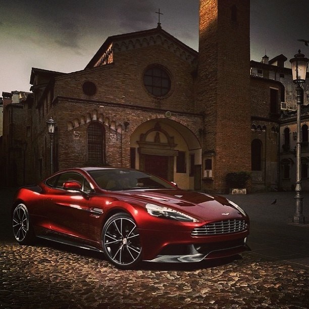 New Aston Martin Vanquish