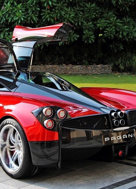 Pagani Huayra.