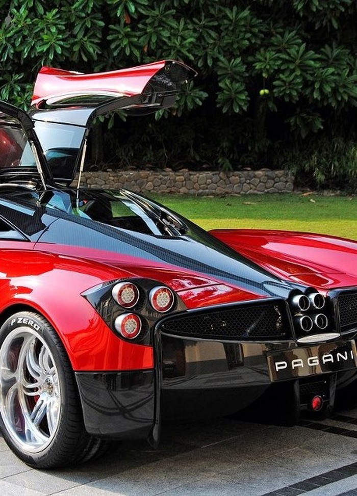 Pagani Huayra.