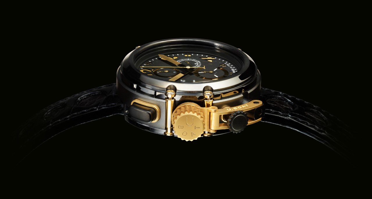 U51 - 18k gold timepiece.