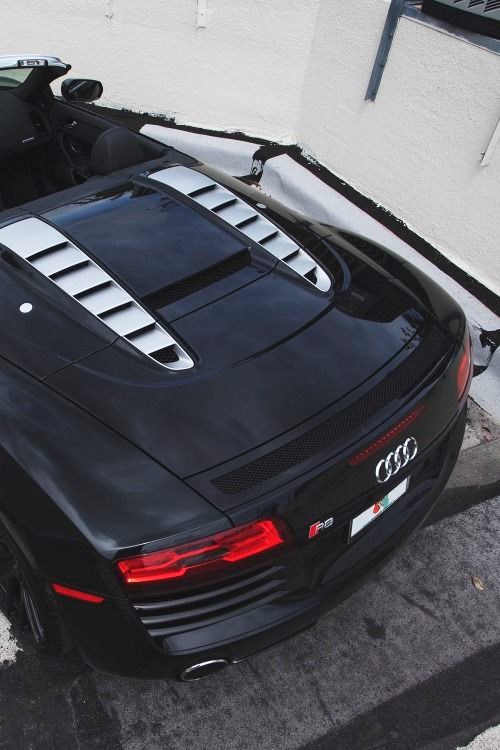Audi R8 Spyder.