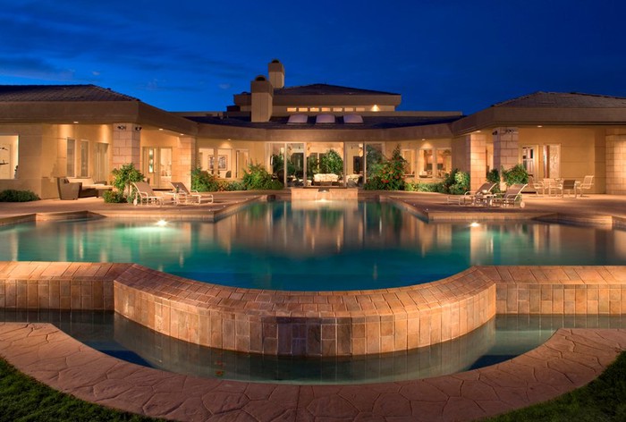 Amazing pool.