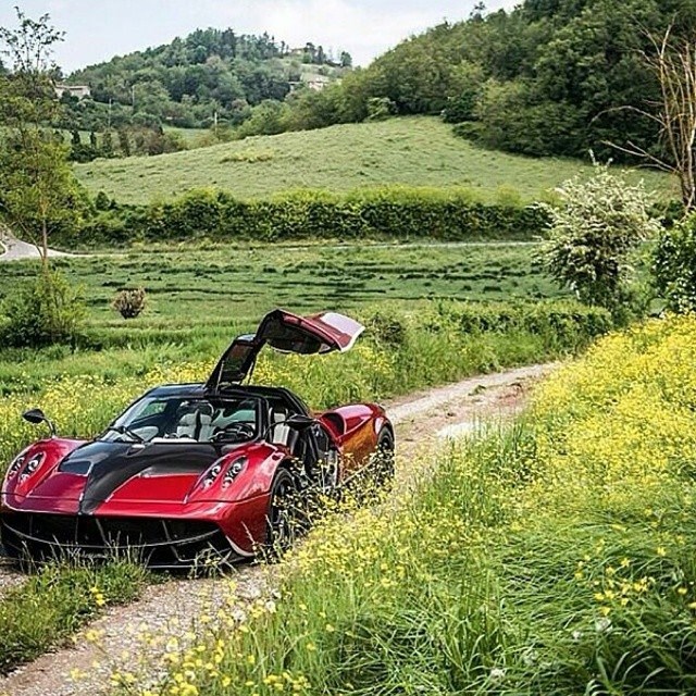Pagani Huayra.