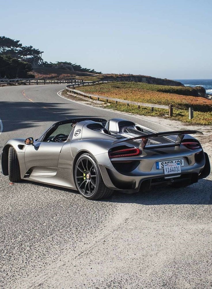 Porsche 918.