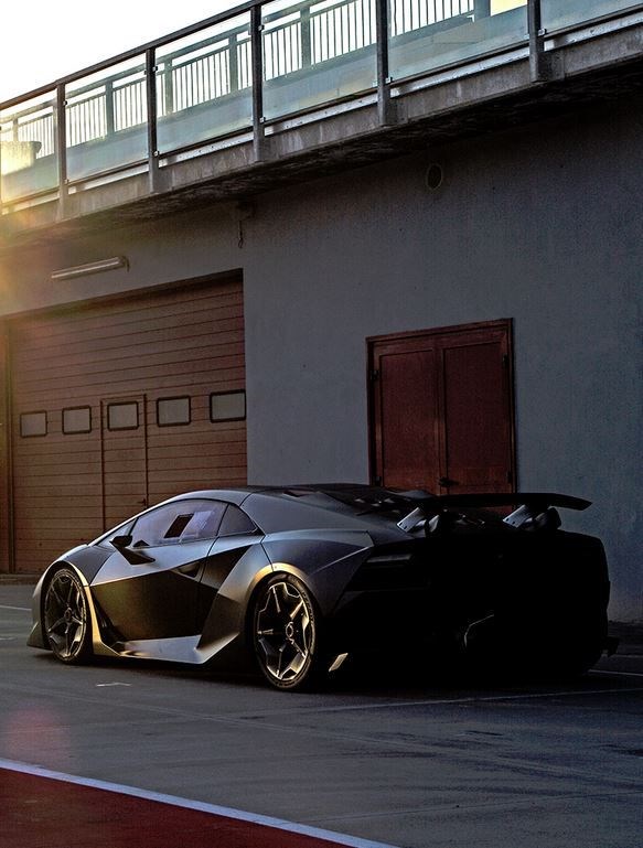 Lamborghini Sesto Elemento.