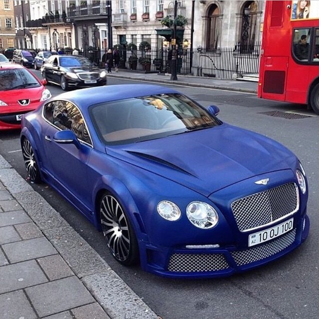 Bentley GTX in London.