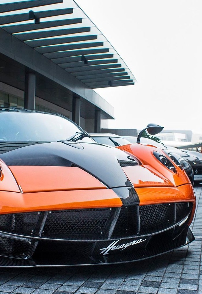 Pagani Huayra.