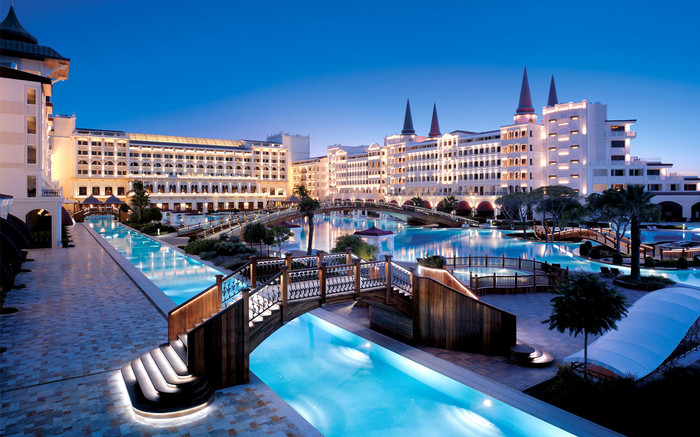 Mardan Palace at night