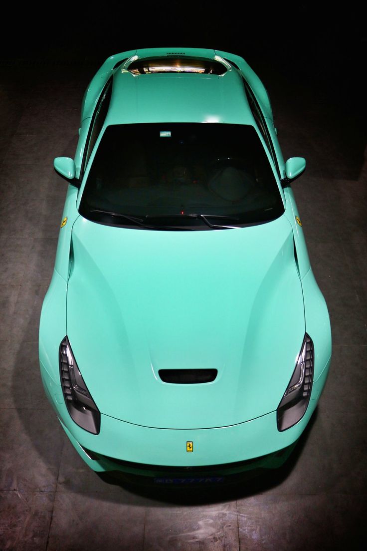 Ferrari F12.