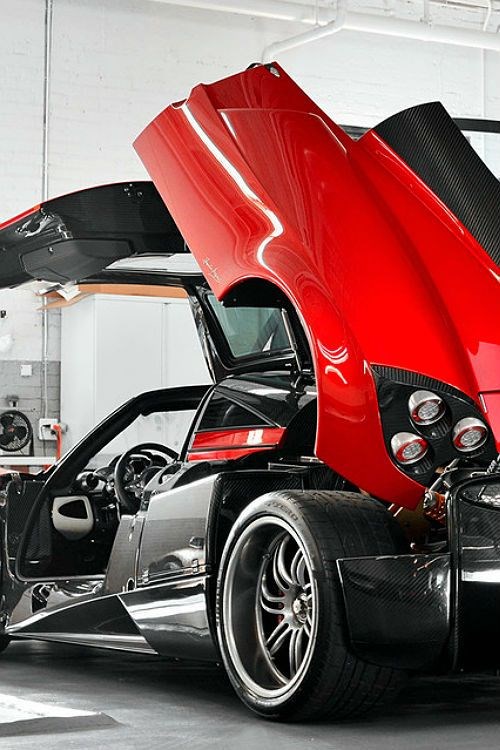 Pagani Huayra.