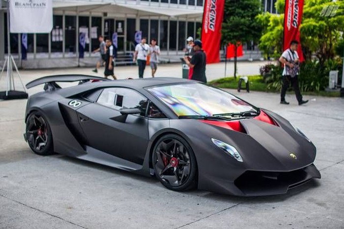Lamborghini Sesto Elemento.