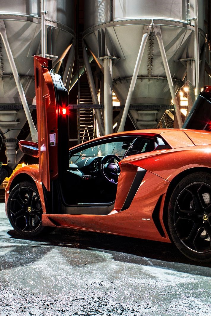Lamborghini Aventador.