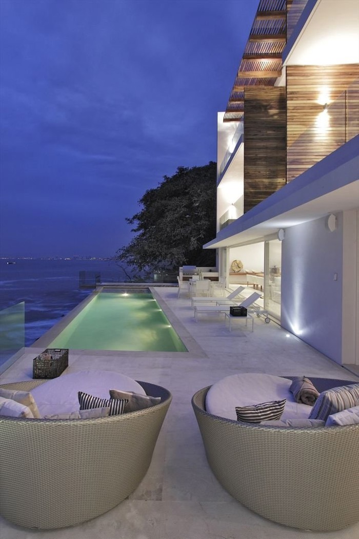 Casa Almare: a heaven perched on a cliff