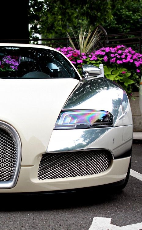 Bugatti Veyron.