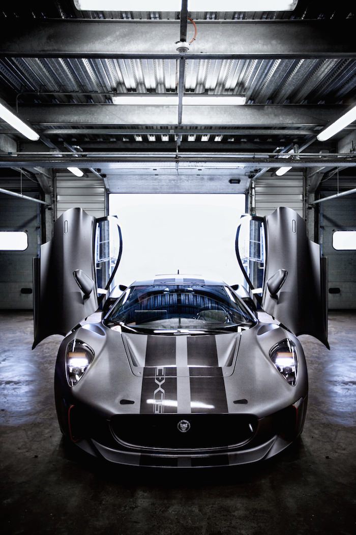 Jaguar C-X75.