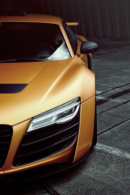 Matte orange Audi R8.